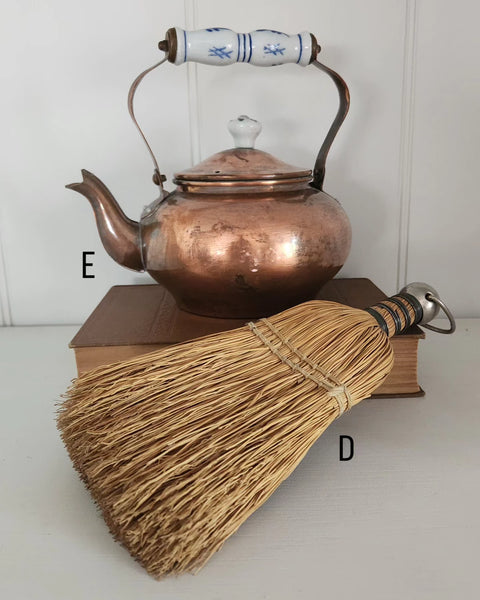 Hand Whisk Broom - D
