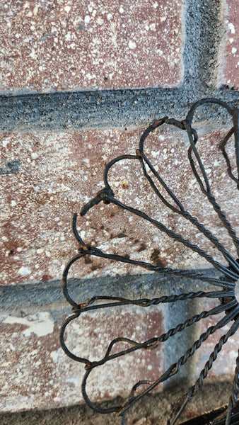 Trivet - C